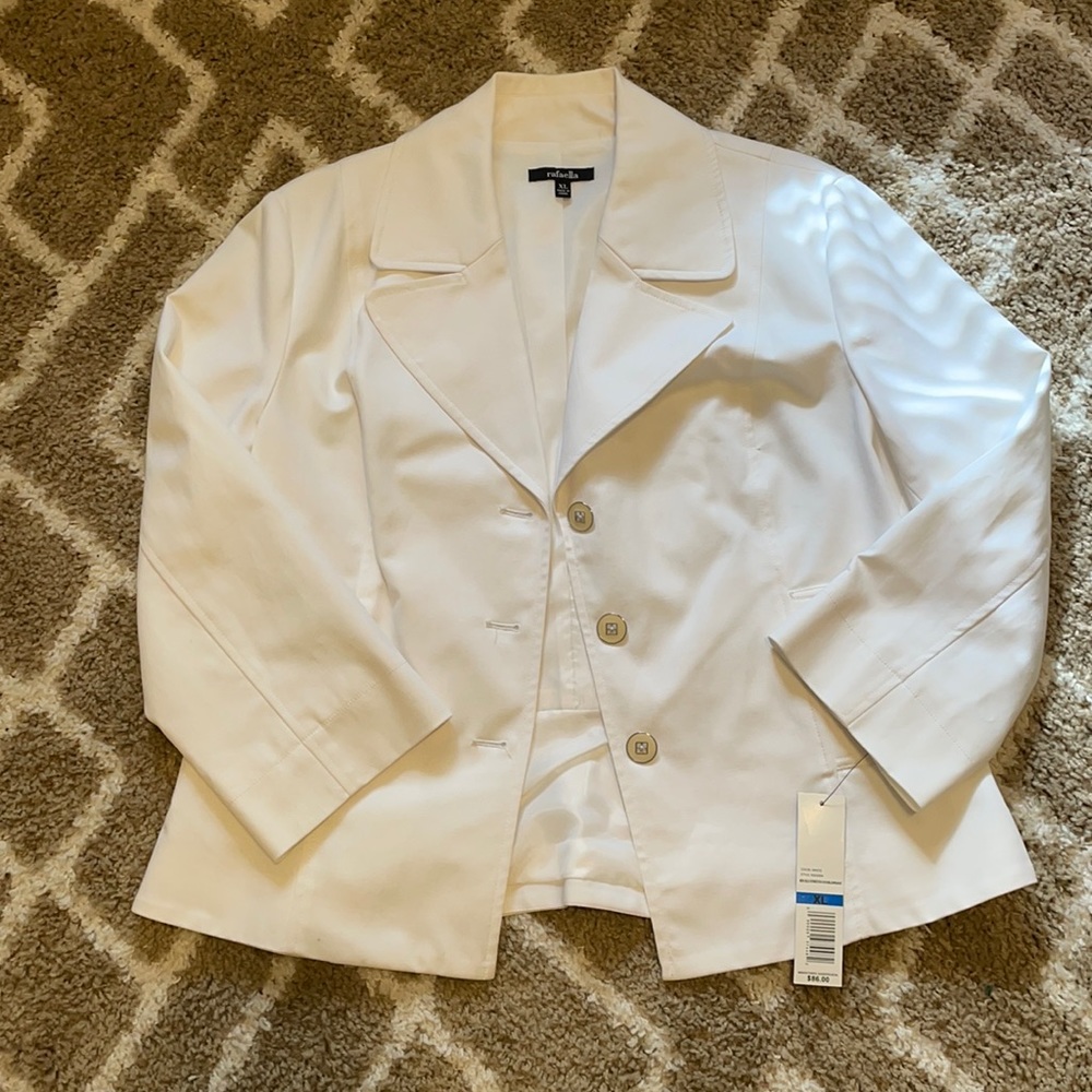 NWT women’s white blazer
